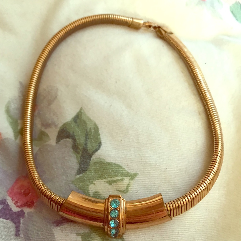 Vintage choker with stone